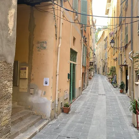 Refurbished In The Old Town, Steps From The Lejlighed Menton