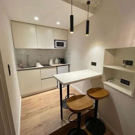 Refurbished In The Old Town, Steps From The Lejlighed *